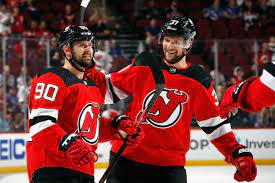 Jack Hughes skrev på ett åttaårigt avtal med New Jersey Devils
